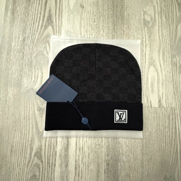 Louis Vuitton Beanie Damier Petite Gray Black LV Monogram Logo - Picture 1 of 1